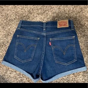Women’s Levi shorts